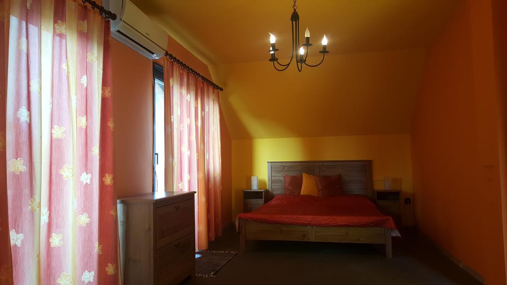 Апартаменты Nador Apartman Балатонлелле Экстерьер фото