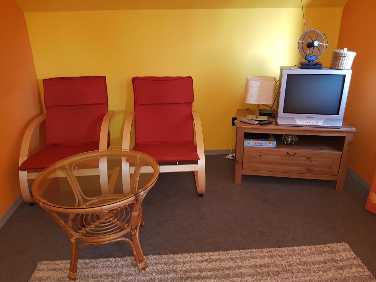 Апартаменты Nador Apartman Балатонлелле Экстерьер фото