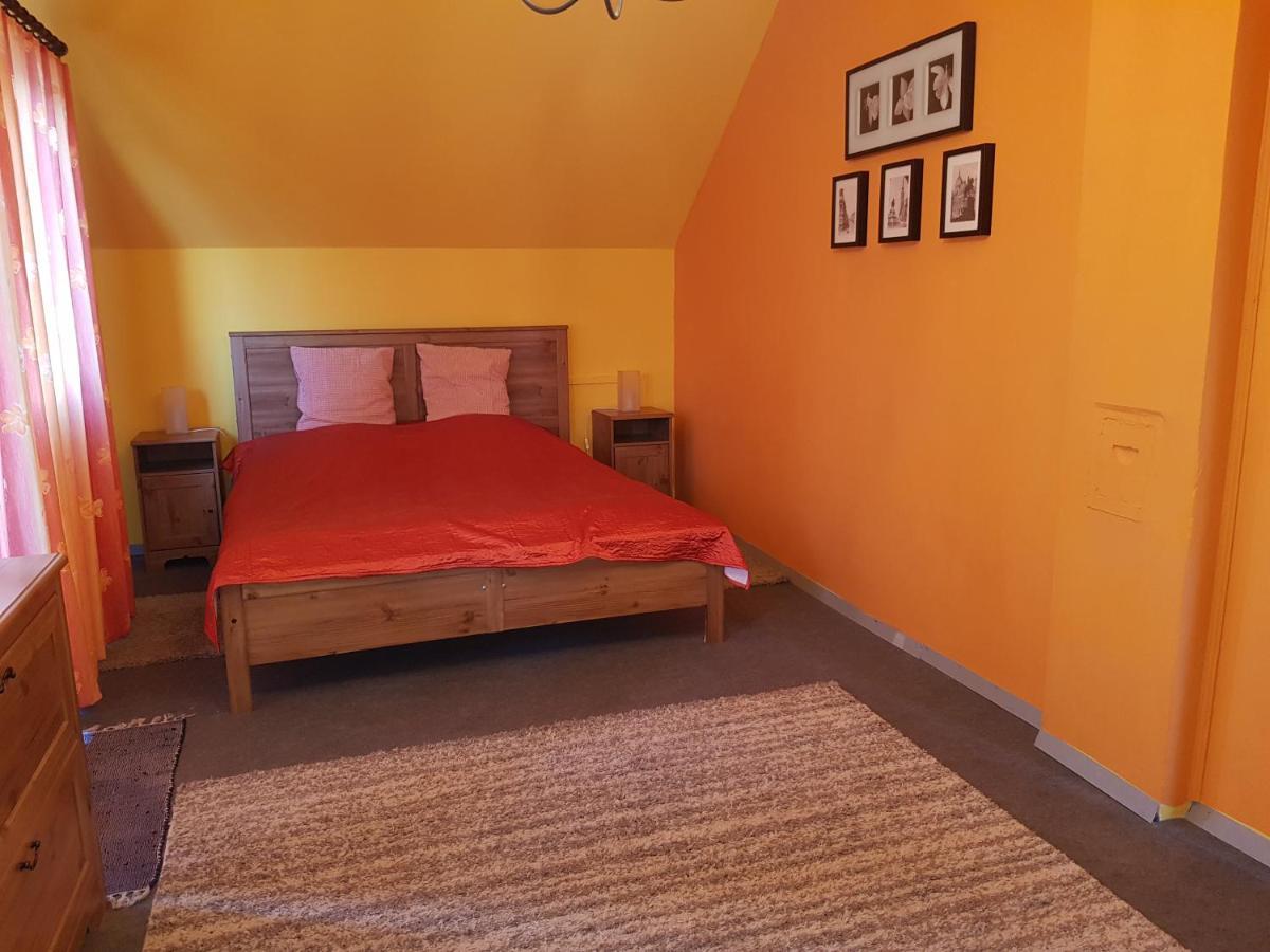 Апартаменты Nador Apartman Балатонлелле Экстерьер фото